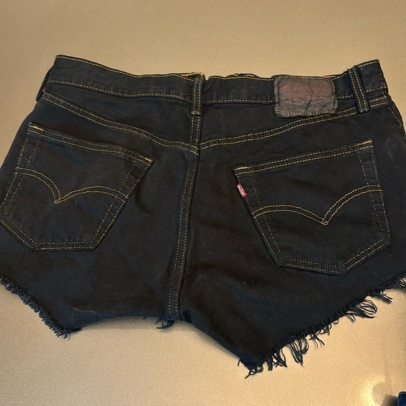 VINTAGE Levi Shorts - Picture 2 of 7